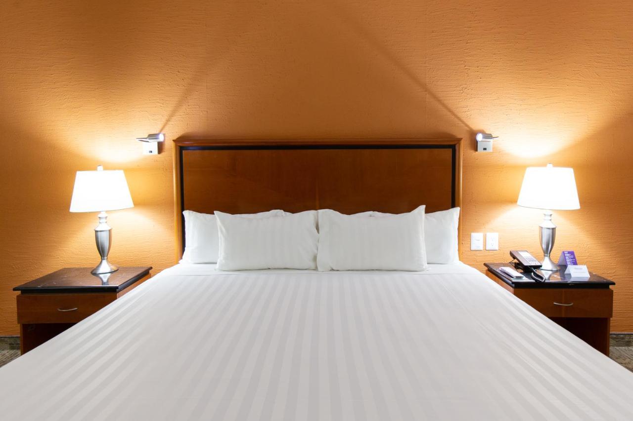 HS HOTSSON Hotel Tampico Esterno foto
