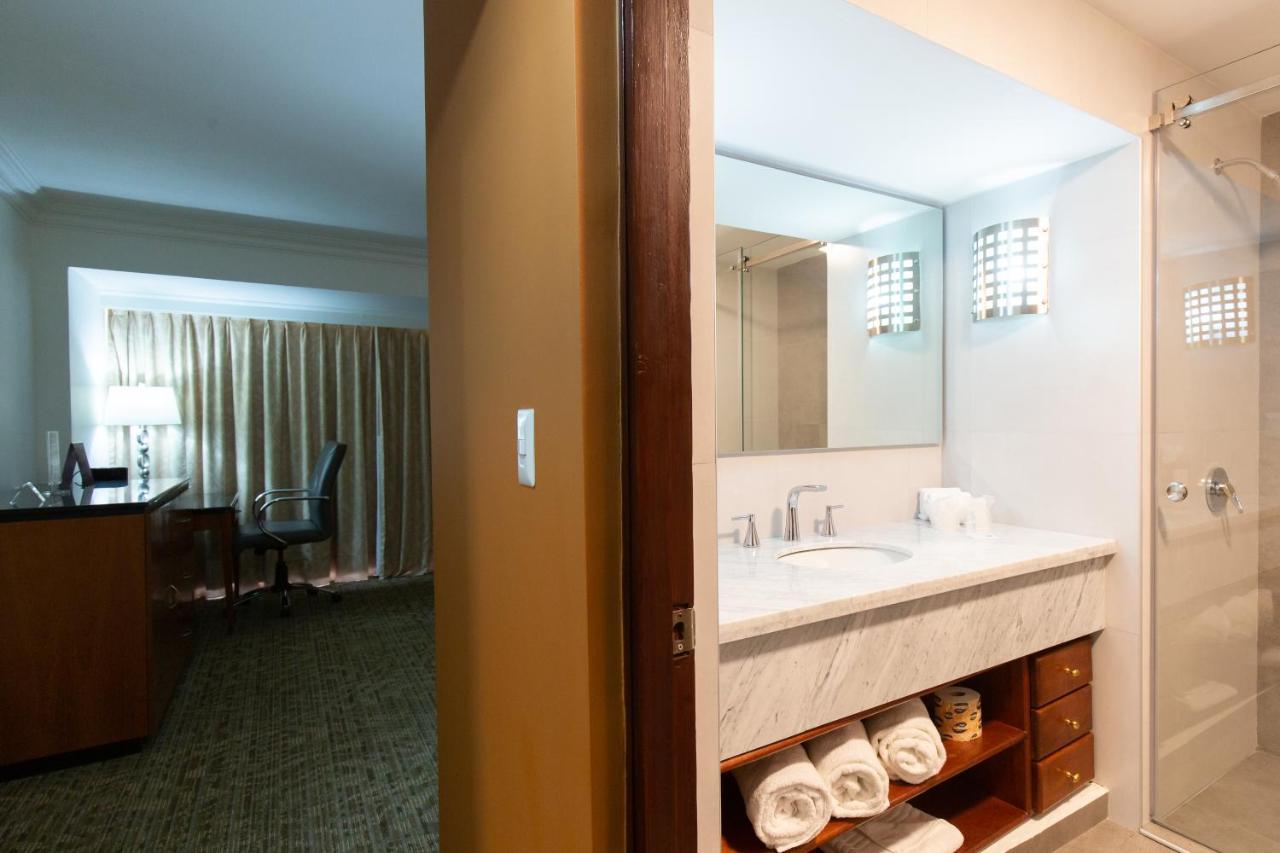 HS HOTSSON Hotel Tampico Esterno foto