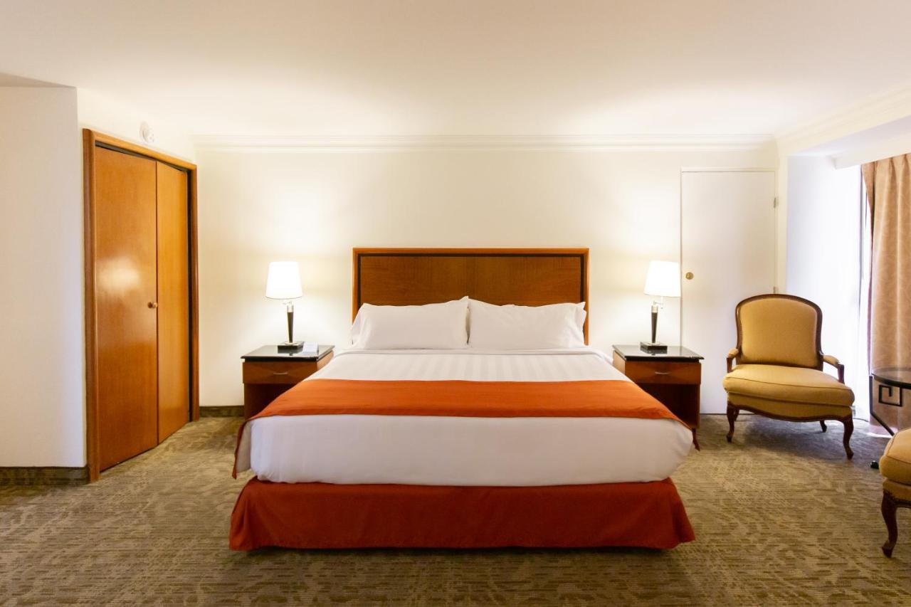 HS HOTSSON Hotel Tampico Esterno foto