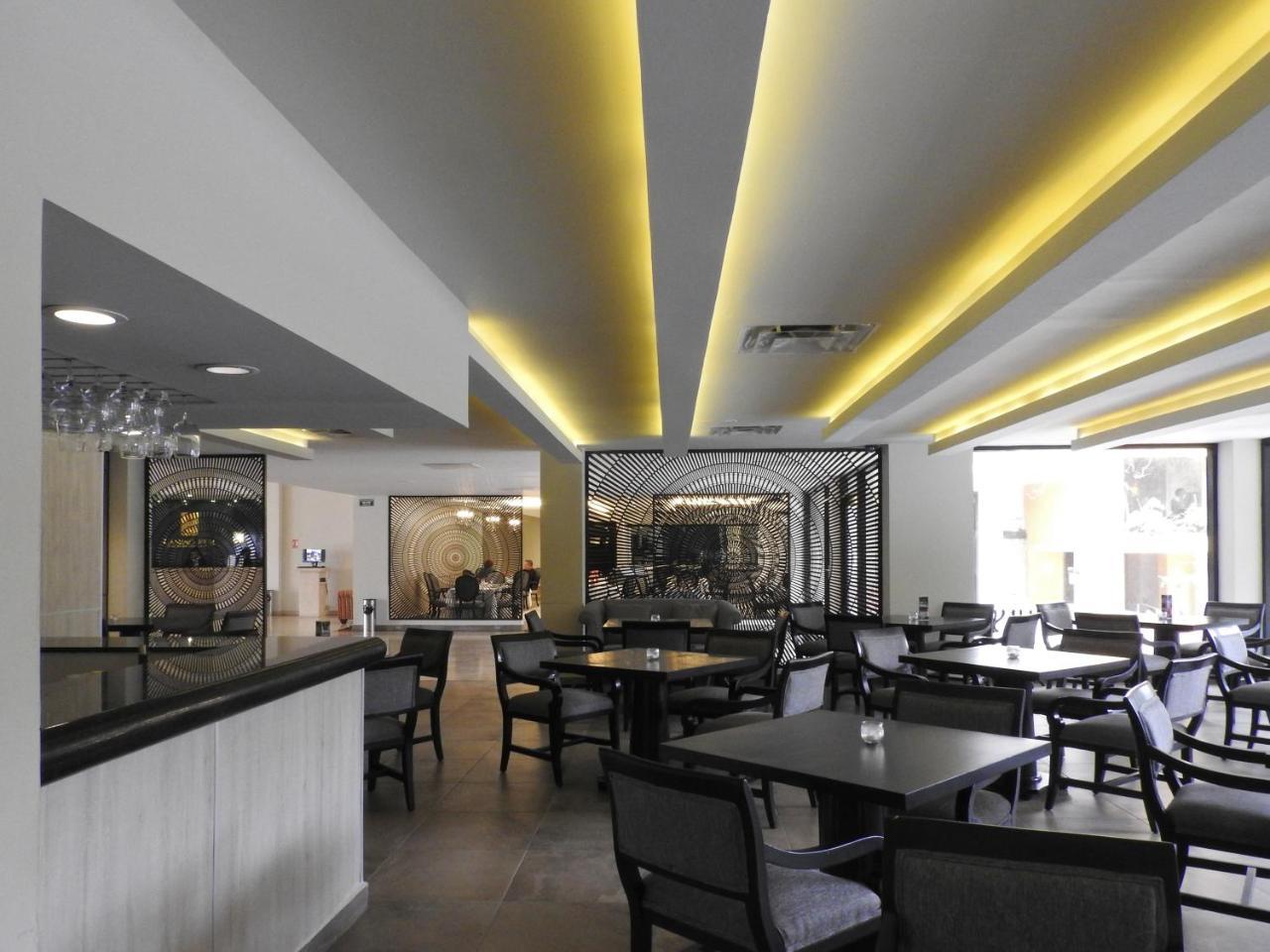 HS HOTSSON Hotel Tampico Esterno foto